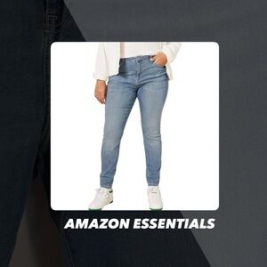 EUC Amazon Essentials Light Wash Skinny Jeans